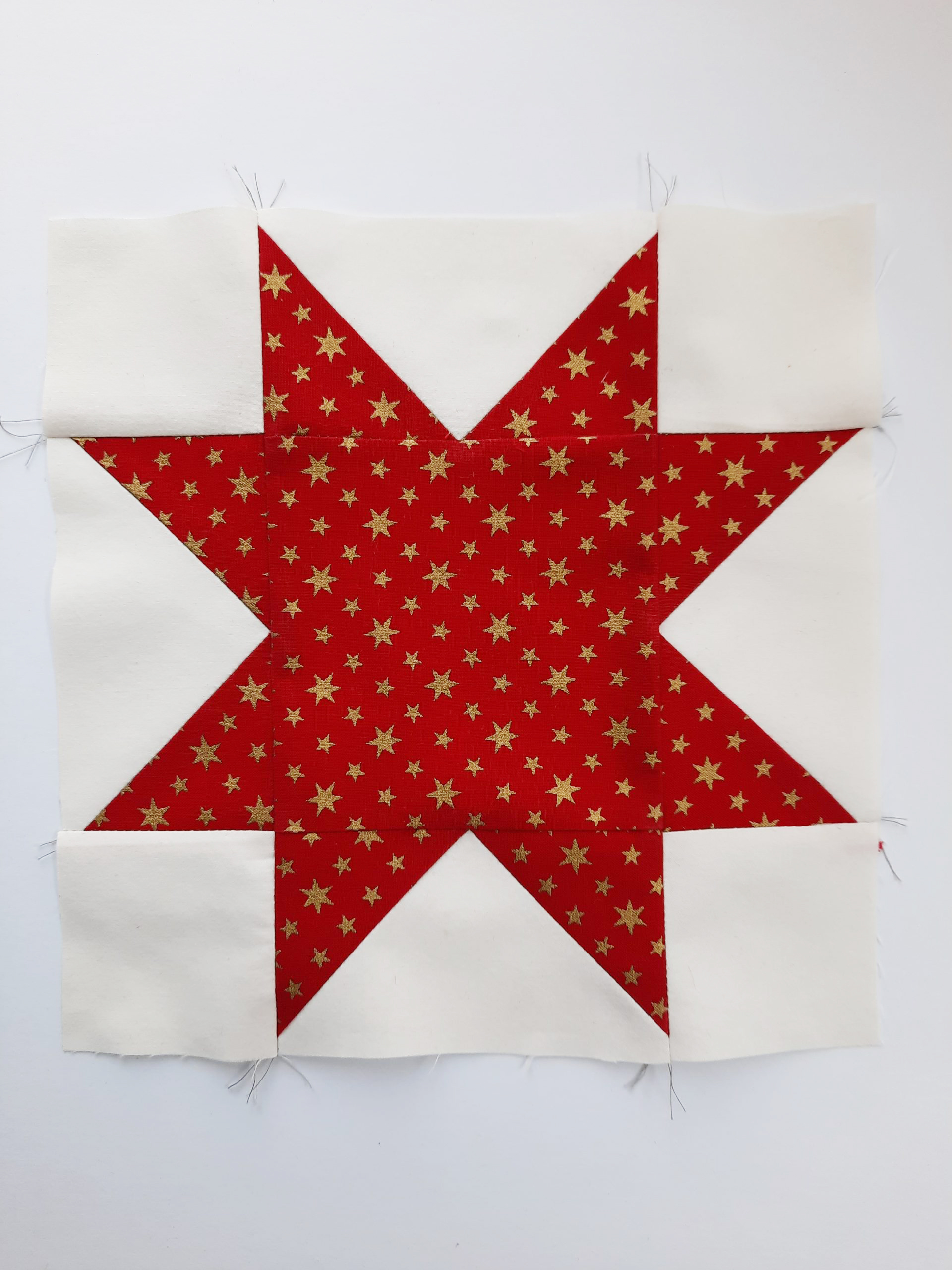 holiday-spirit-8-point-star-block-we-like-sewing